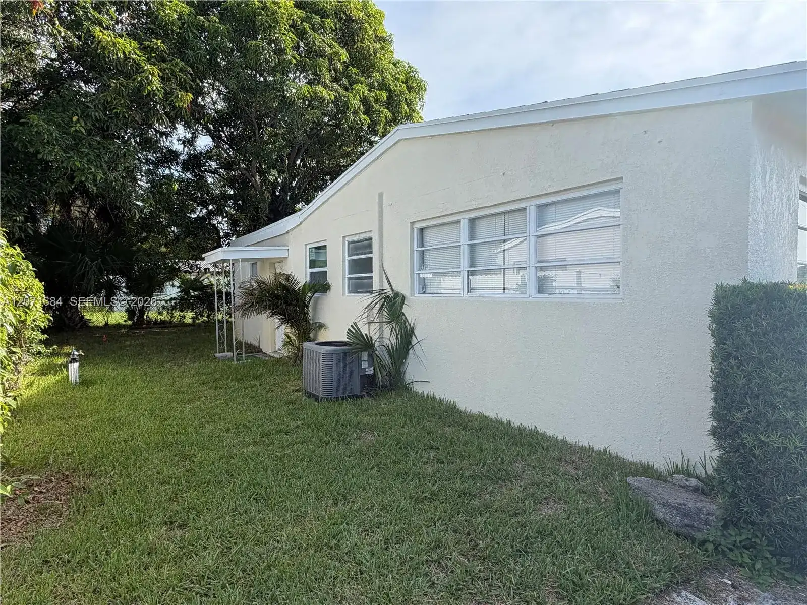 1240 W 26TH CT, Riviera Beach FL 33404 photo 3
