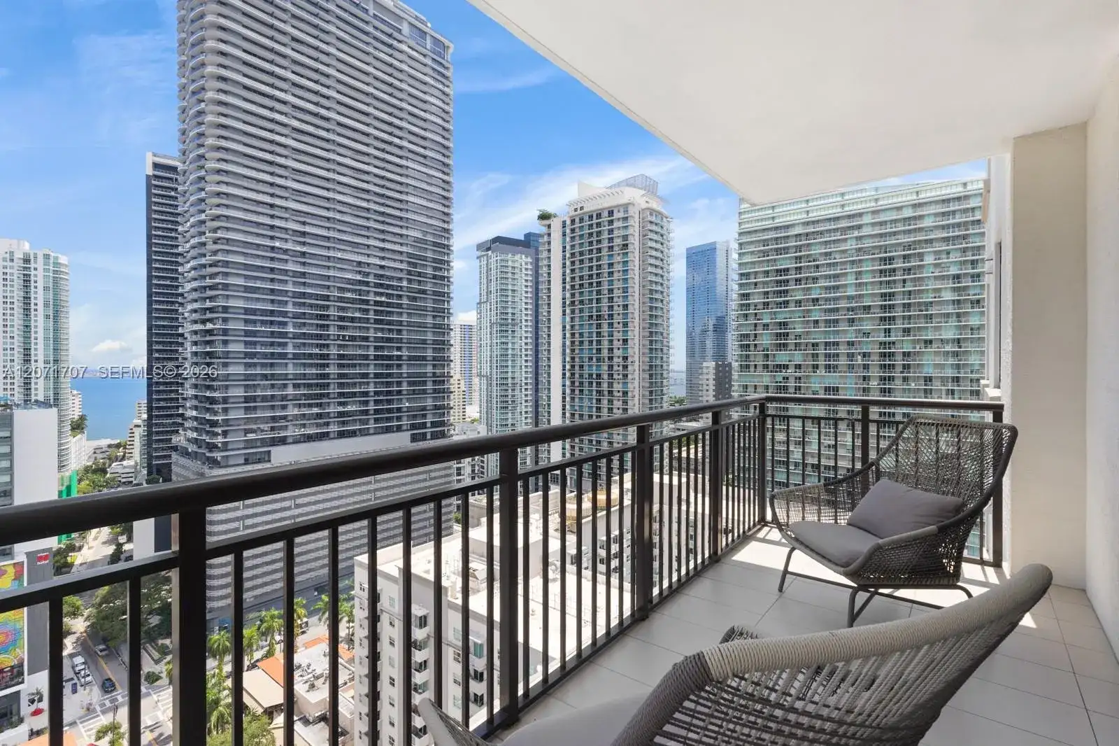999 SW 1st Ave # 2502, Miami FL 33130 photo 2