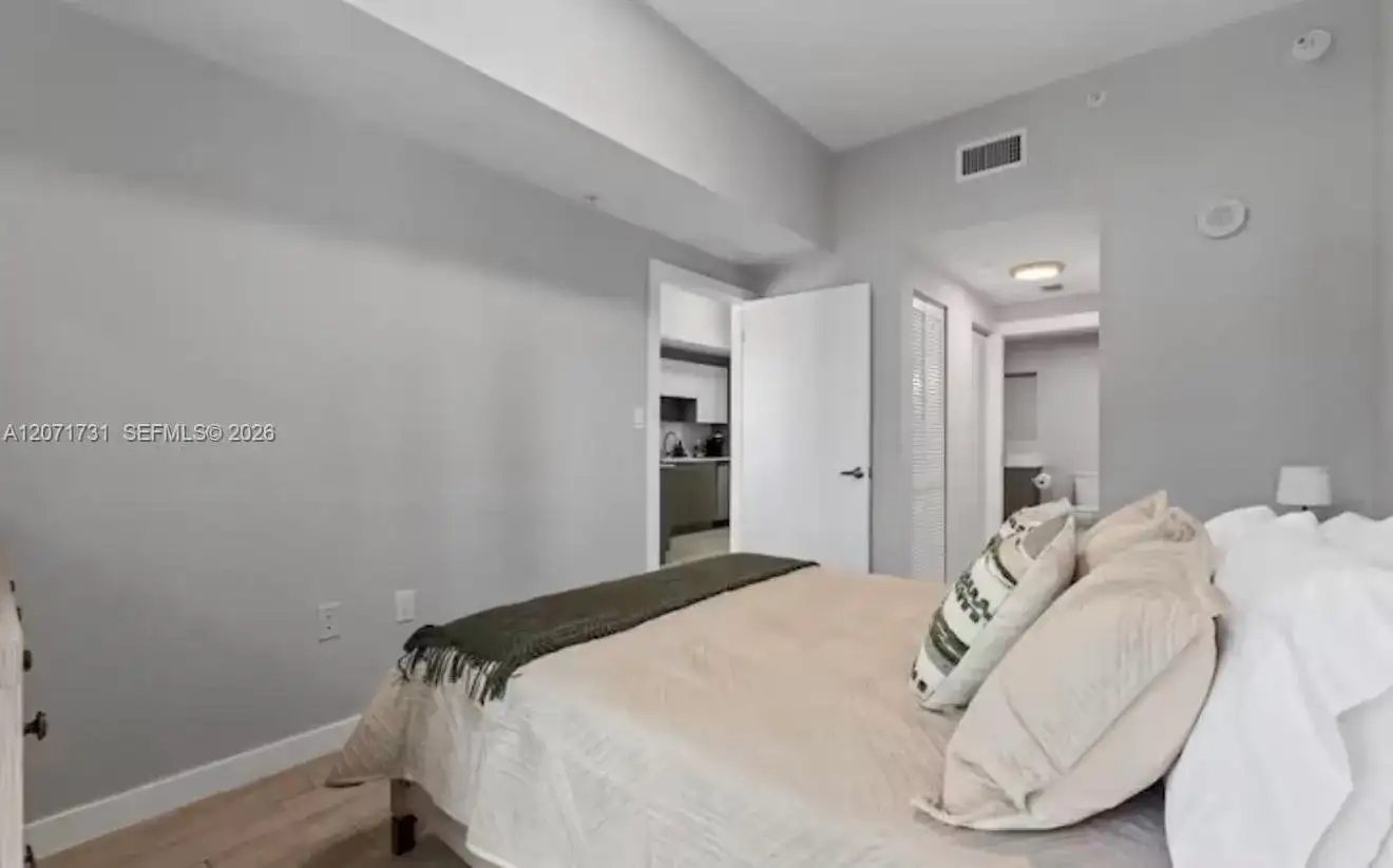 321 NE 26th St # 811, Miami FL 33137 photo 3