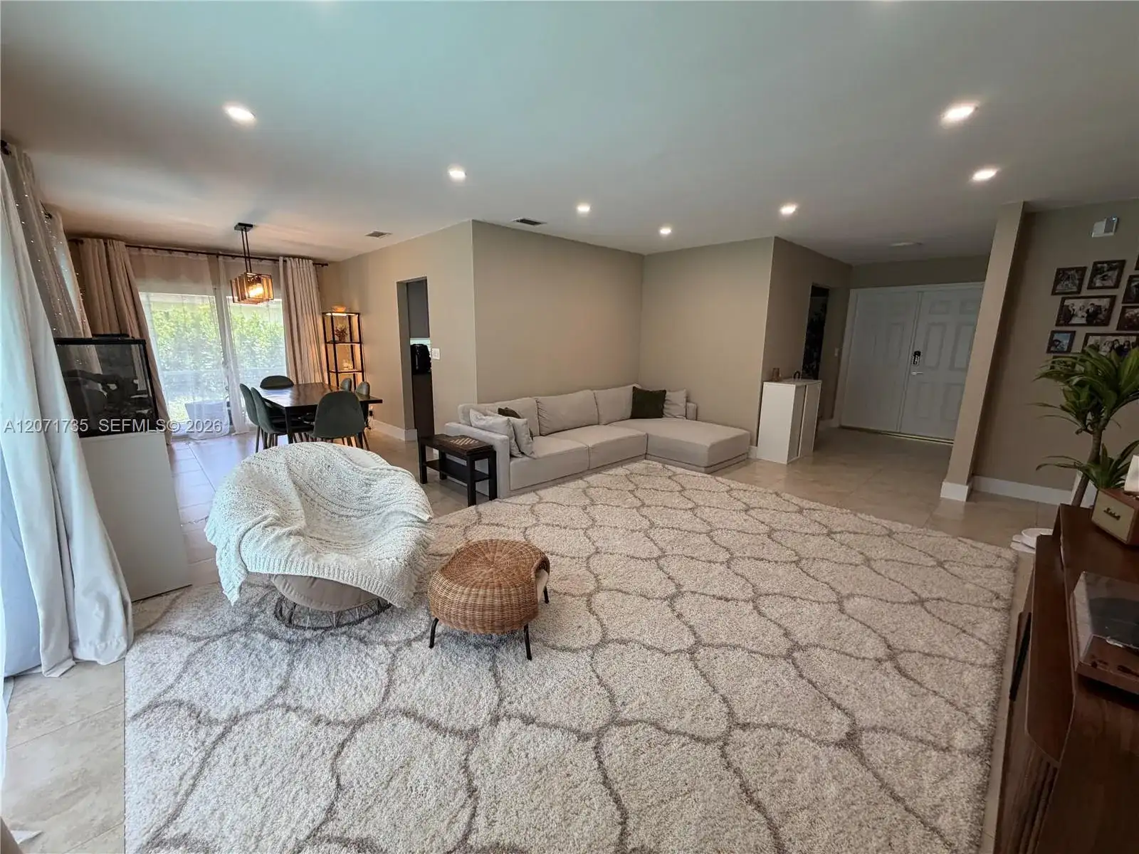 8203 NW 37th St, Coral Springs FL 33065 photo 2