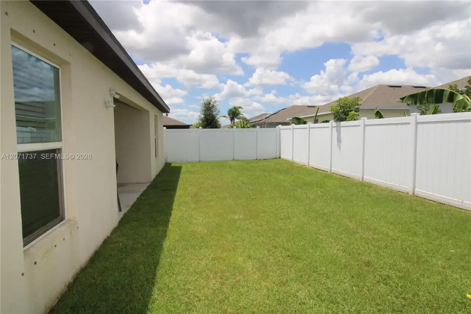5424 Fantasy Dr, Fort Pierce FL 34947 photo 2