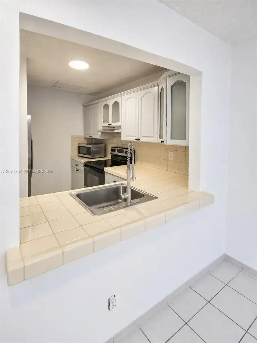 6605 W 26th Dr # 18, Hialeah FL 33016 photo 4