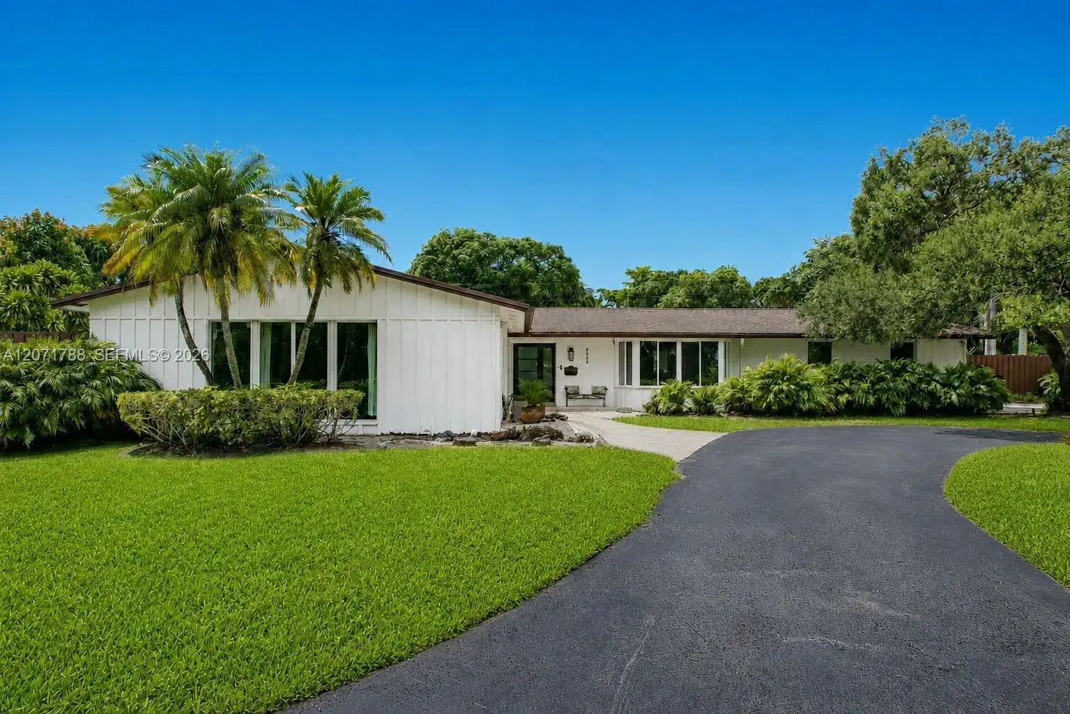 8520 SW 151st Street, Palmetto Bay FL 33158 photo 2