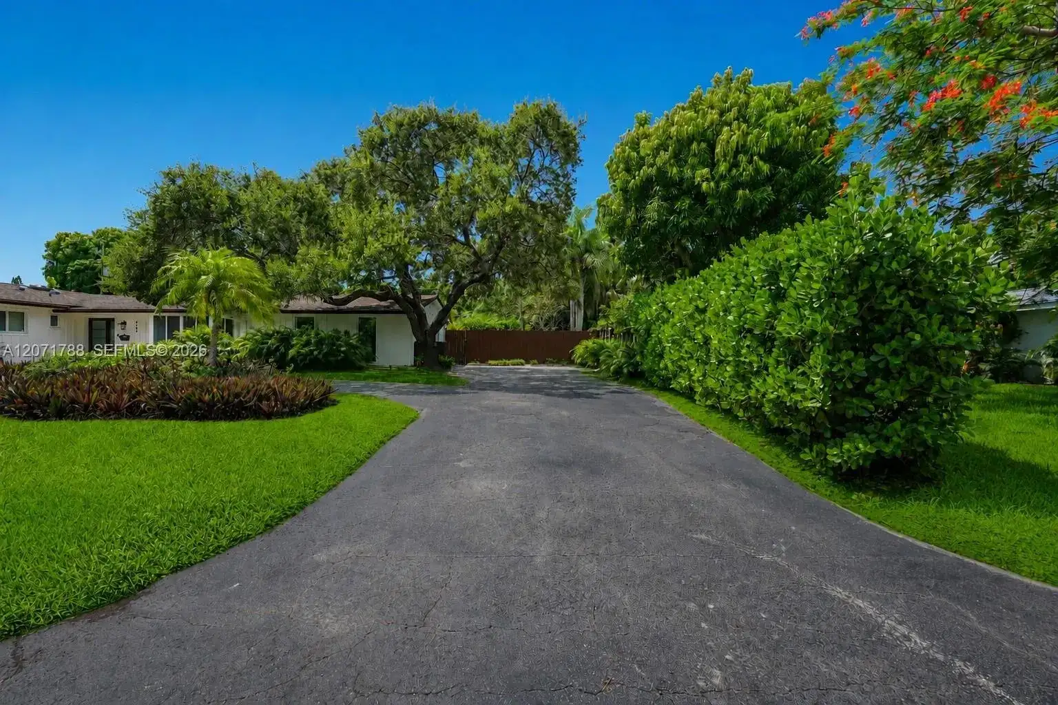 8520 SW 151st Street, Palmetto Bay FL 33158 photo 3