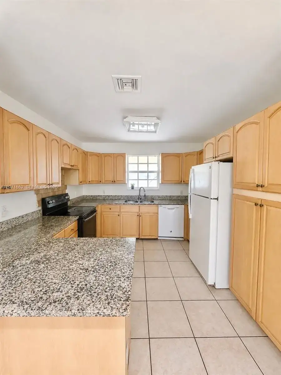 2653 SW 51st St # 1, Fort Lauderdale FL 33312 photo 2