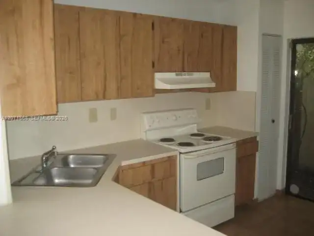 13224 SW 10 TE, Miami FL 33184 photo 5