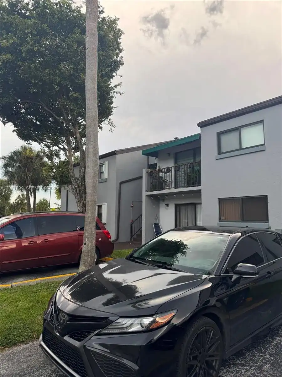 7401 SW 152nd Ave # 1, Miami FL 33193 photo 2