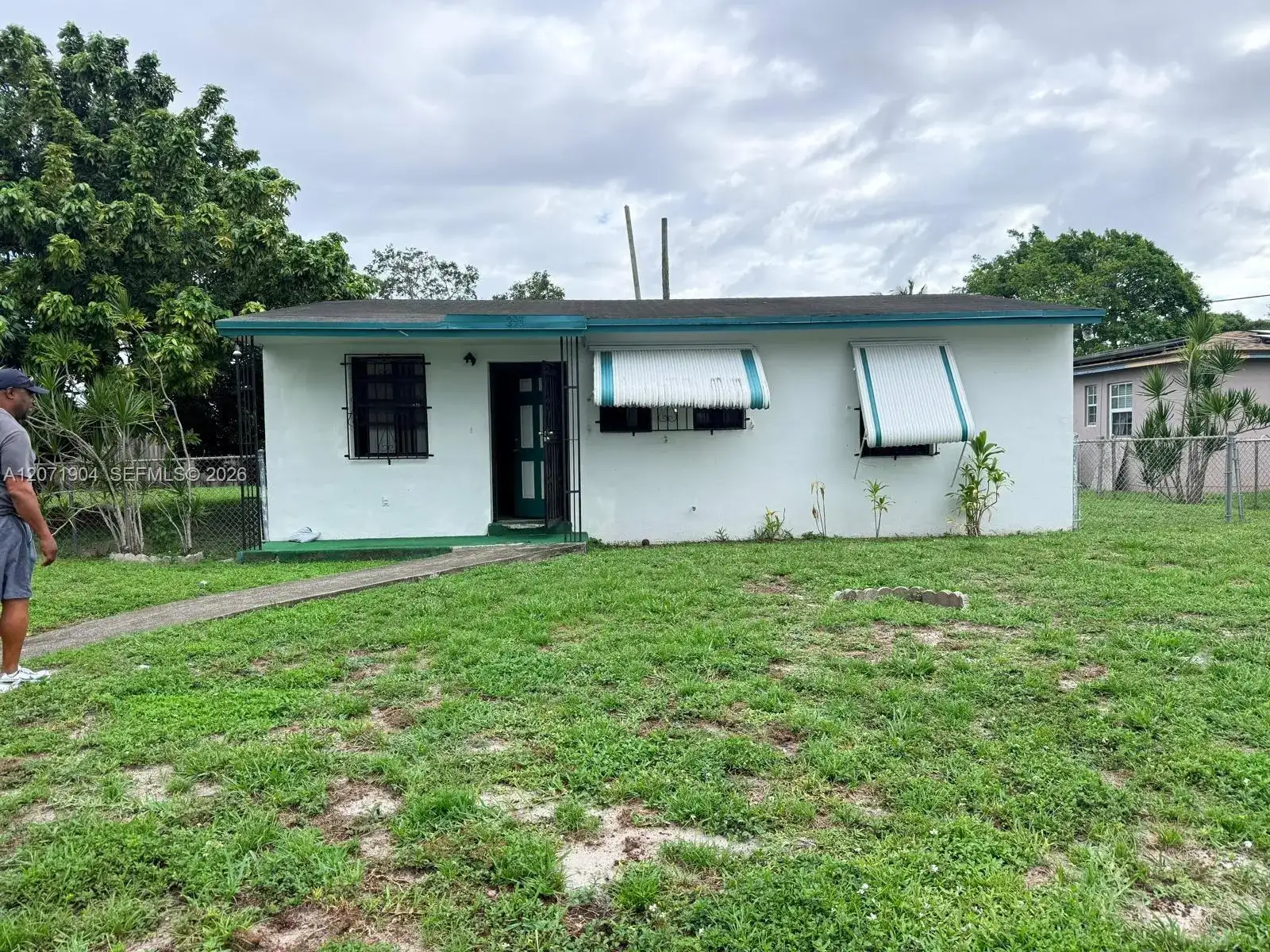 2911 NW 161st St, Miami Gardens FL 33054 photo 2