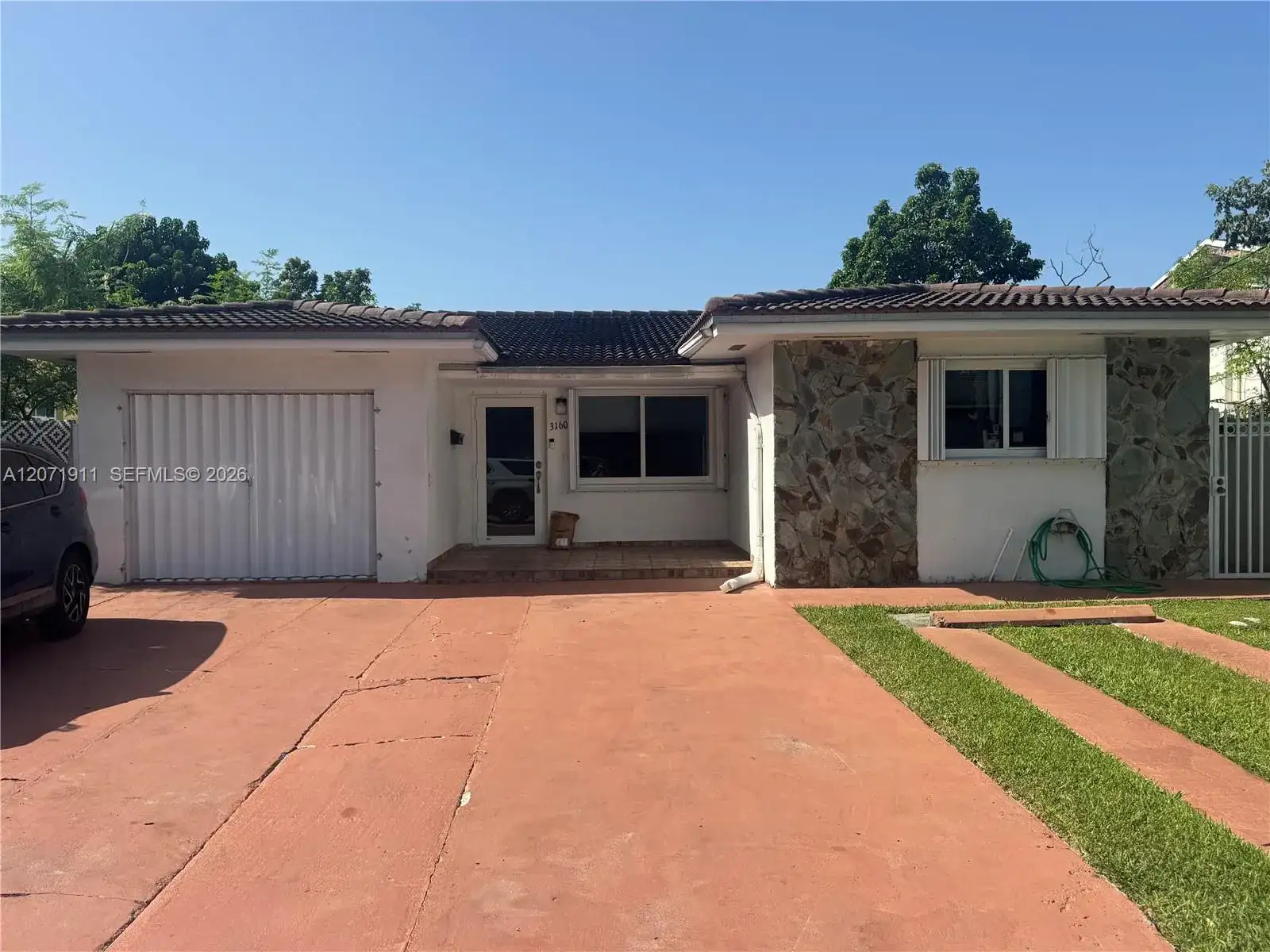 3160 NW 3rd St, Miami FL 33125 photo 2