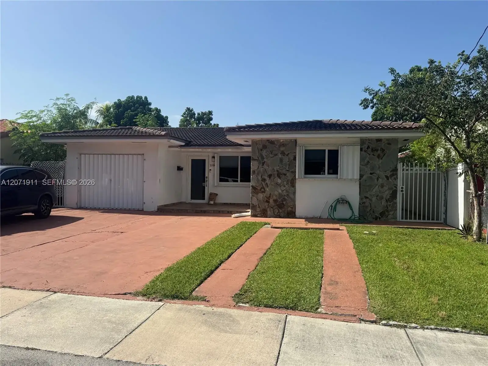 3160 NW 3rd St, Miami FL 33125 photo 3