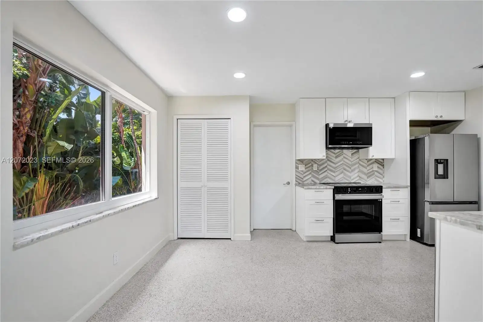 1524 NE 37th St, Oakland Park FL 33334 photo 5