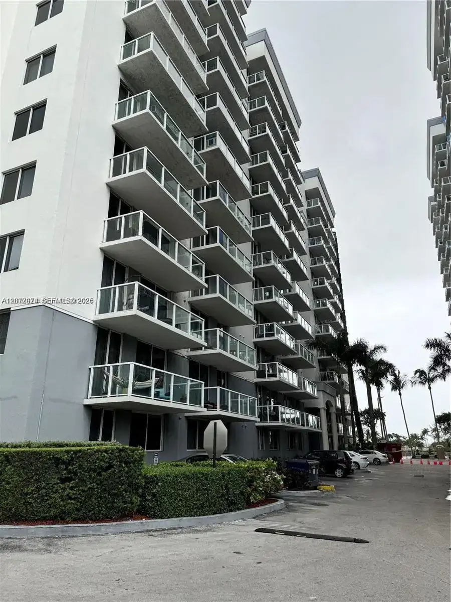 5091 NW 7th St # 615, Miami FL 33126 photo 2