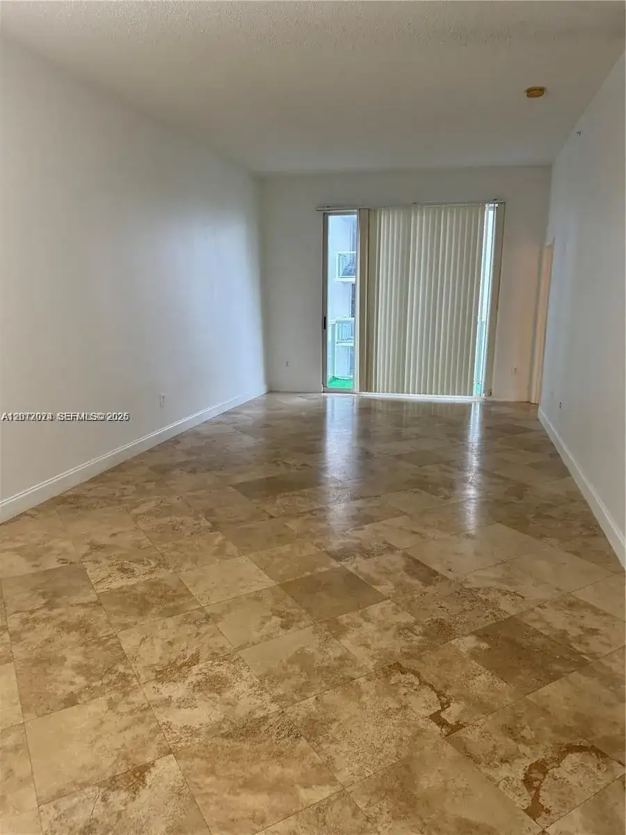 5091 NW 7th St # 615, Miami FL 33126 photo 5