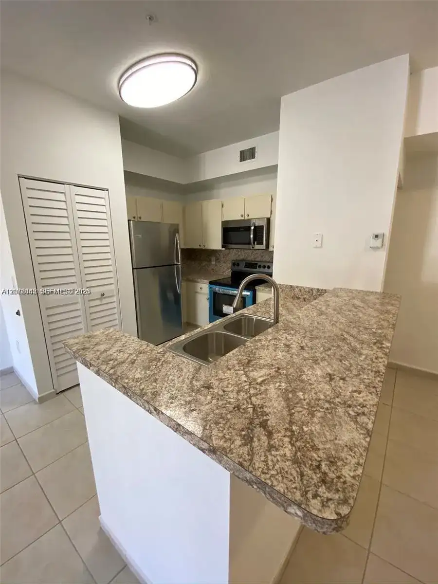 7240 NW 114th Ave # 305, Doral FL 33178 photo 4