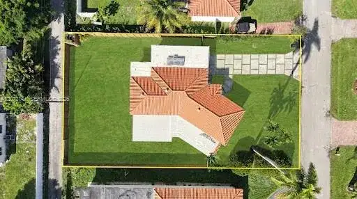 10650 NE 11th Ct, Miami Shores FL 33138 photo 4