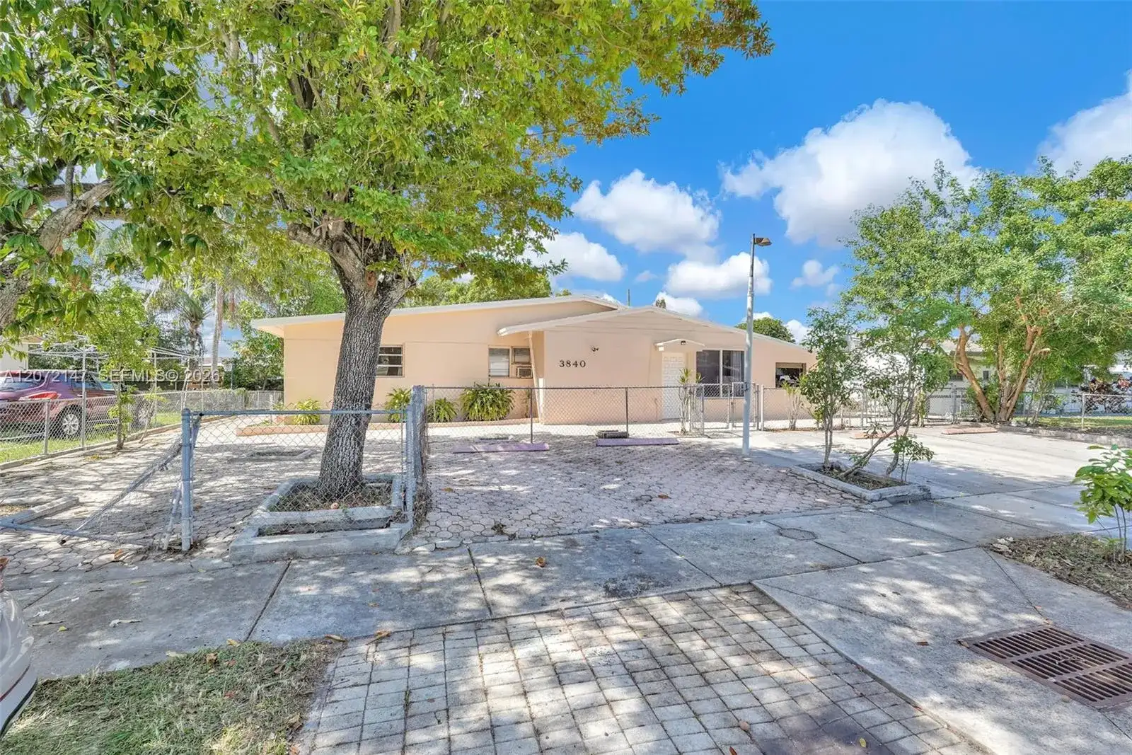 3840 SW 31st Ct, West Park FL 33023 photo 4