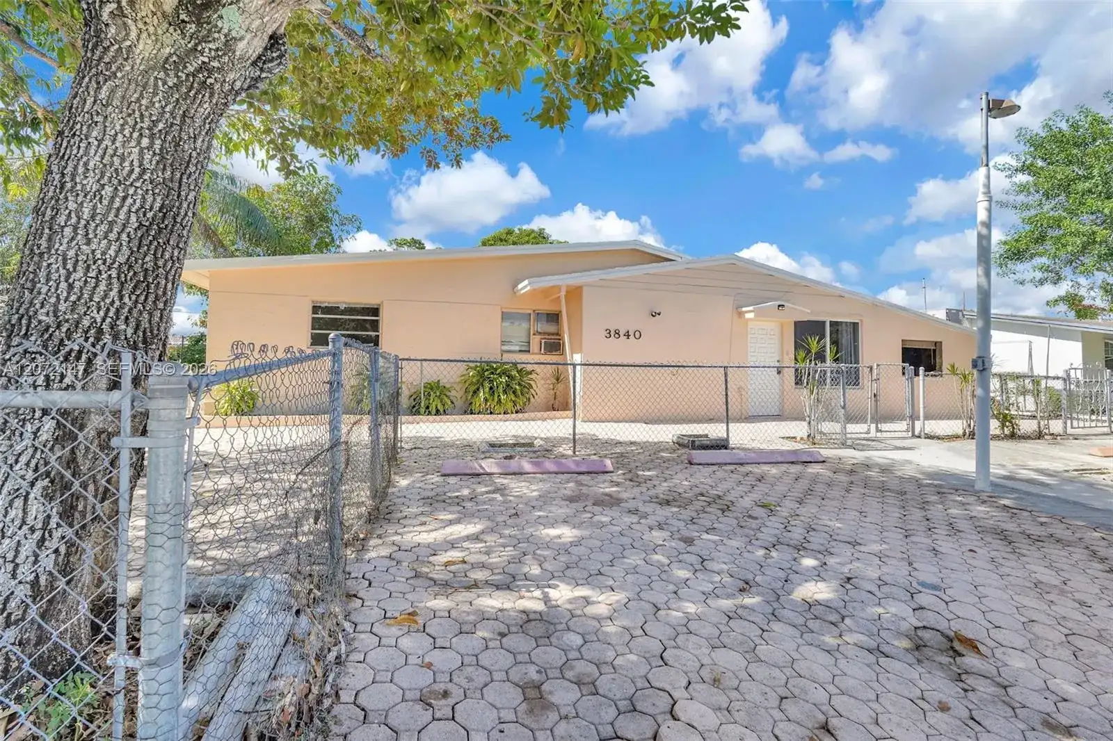 3840 SW 31st Ct, West Park FL 33023 photo 5