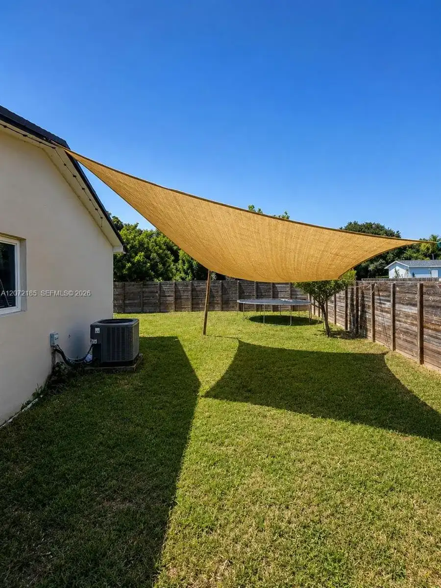 1211 NW 18th St, Homestead FL 33030 photo 3