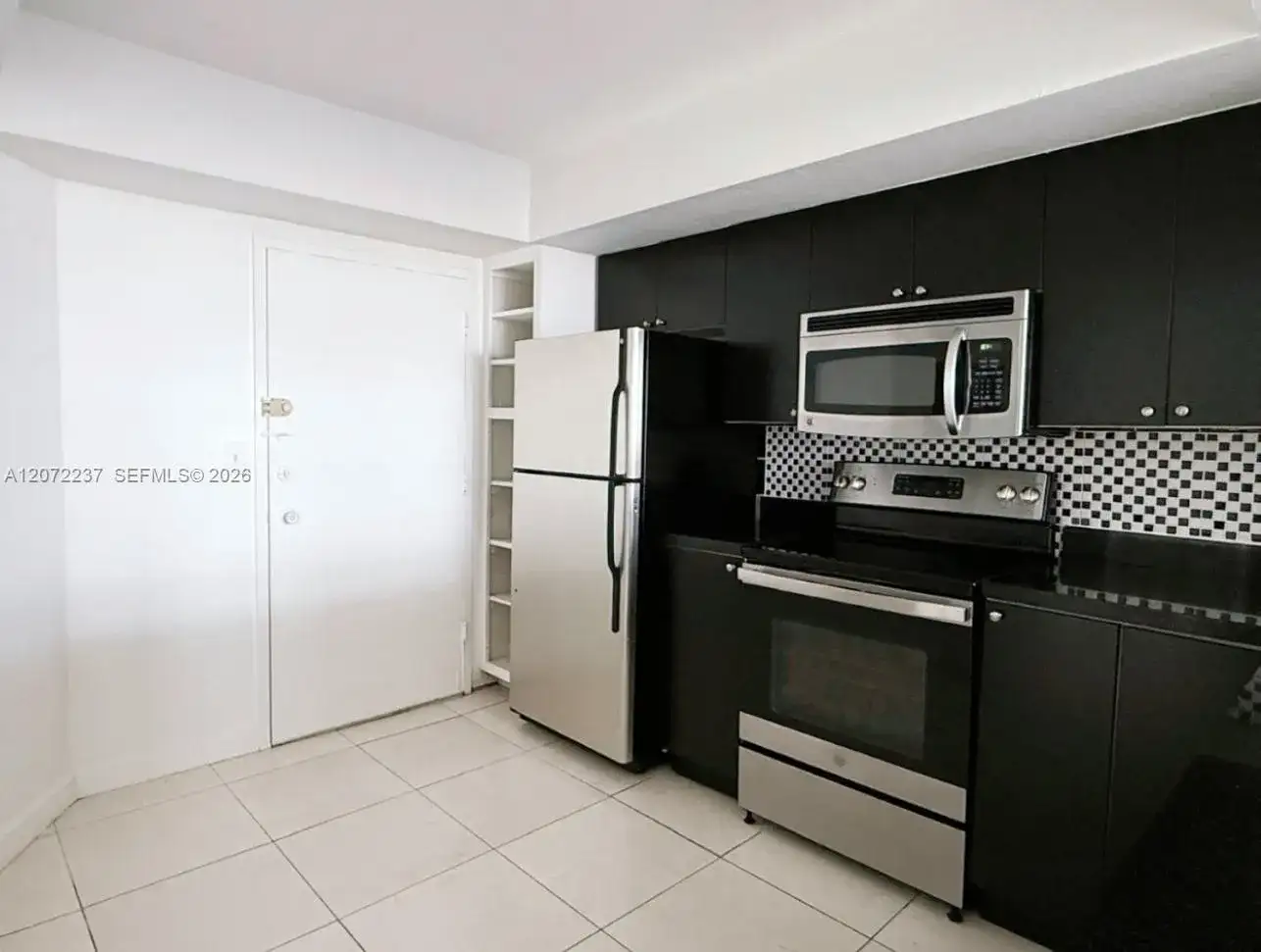 1301 NE Miami Gardens Dr # 1404W, Miami FL 33179 photo 2