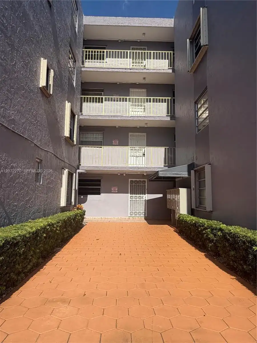 1661 SW 3rd St # 19, Miami FL 33135 photo 2