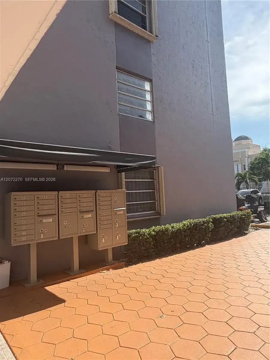 1661 SW 3rd St # 19, Miami FL 33135 photo 3