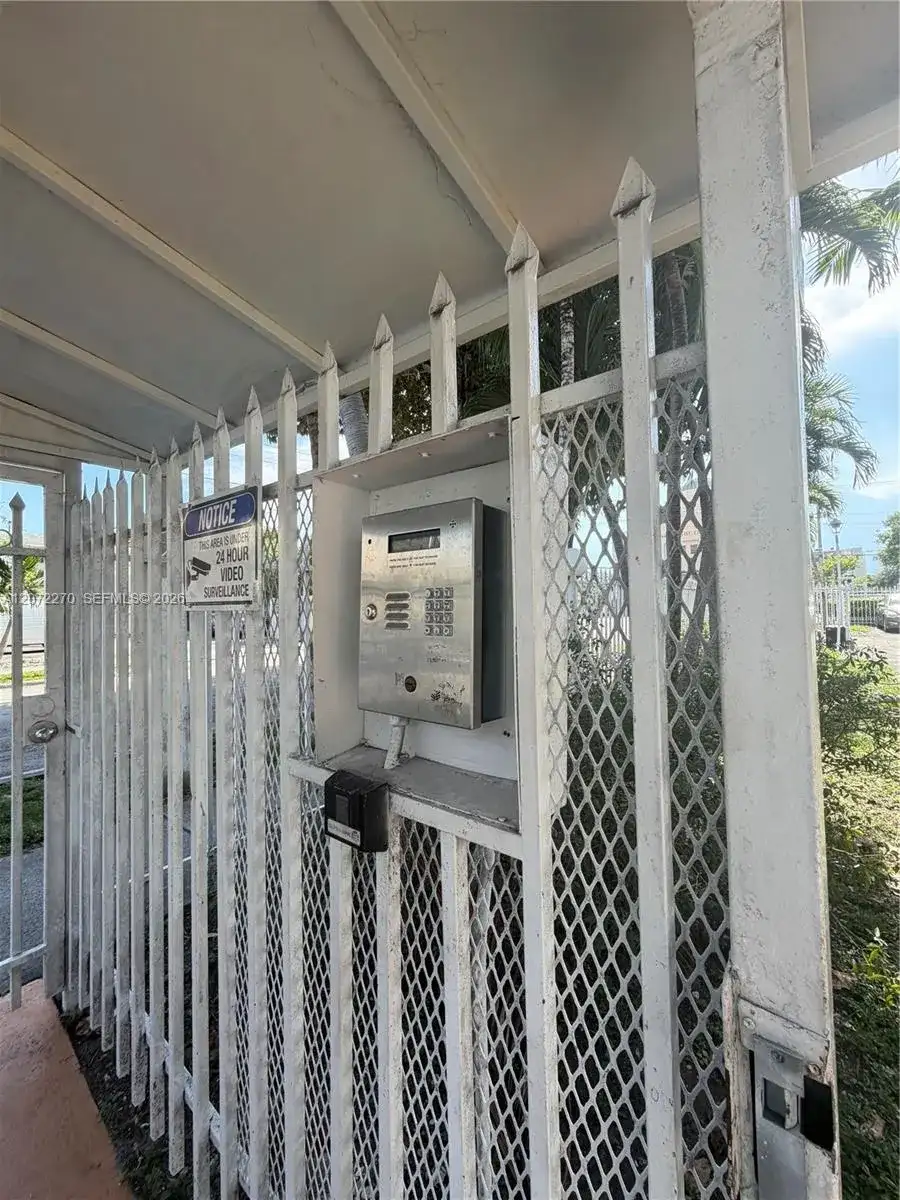 1661 SW 3rd St # 19, Miami FL 33135 photo 4