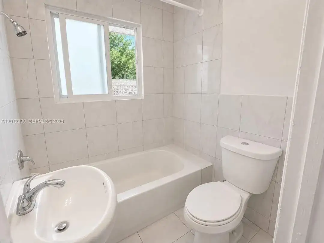 955 Buchanan St # 3, Hollywood FL 33019 photo 4