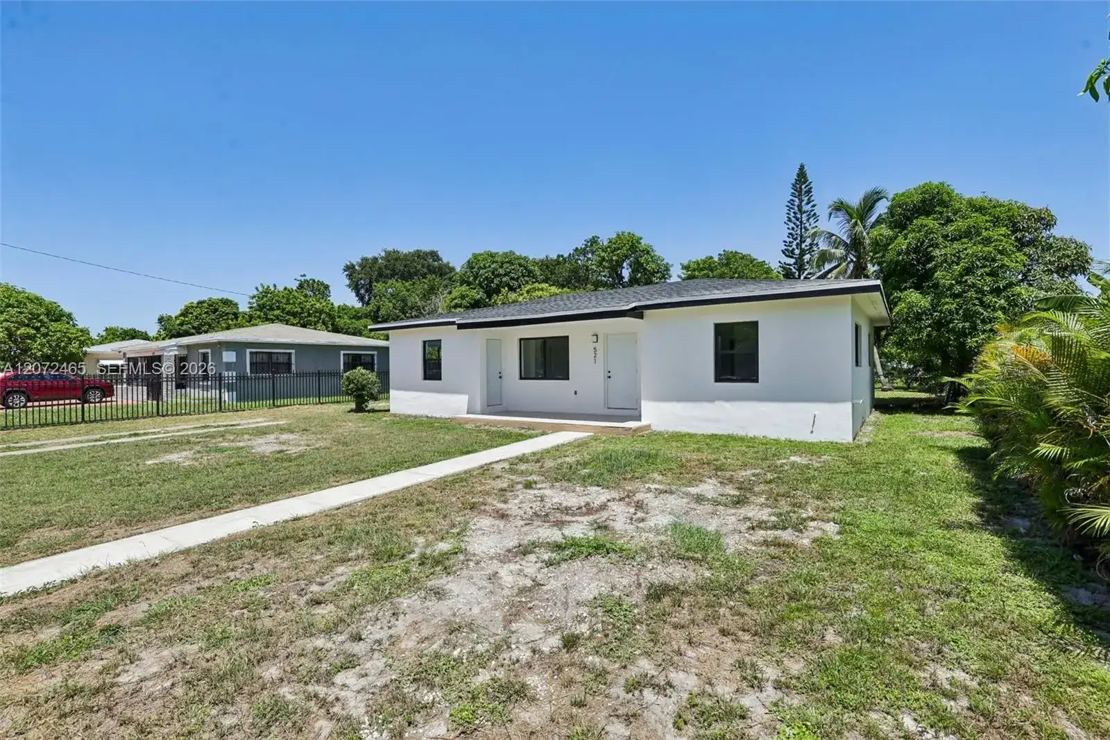 521 NW 189th Ter, Miami Gardens FL 33169 photo 4