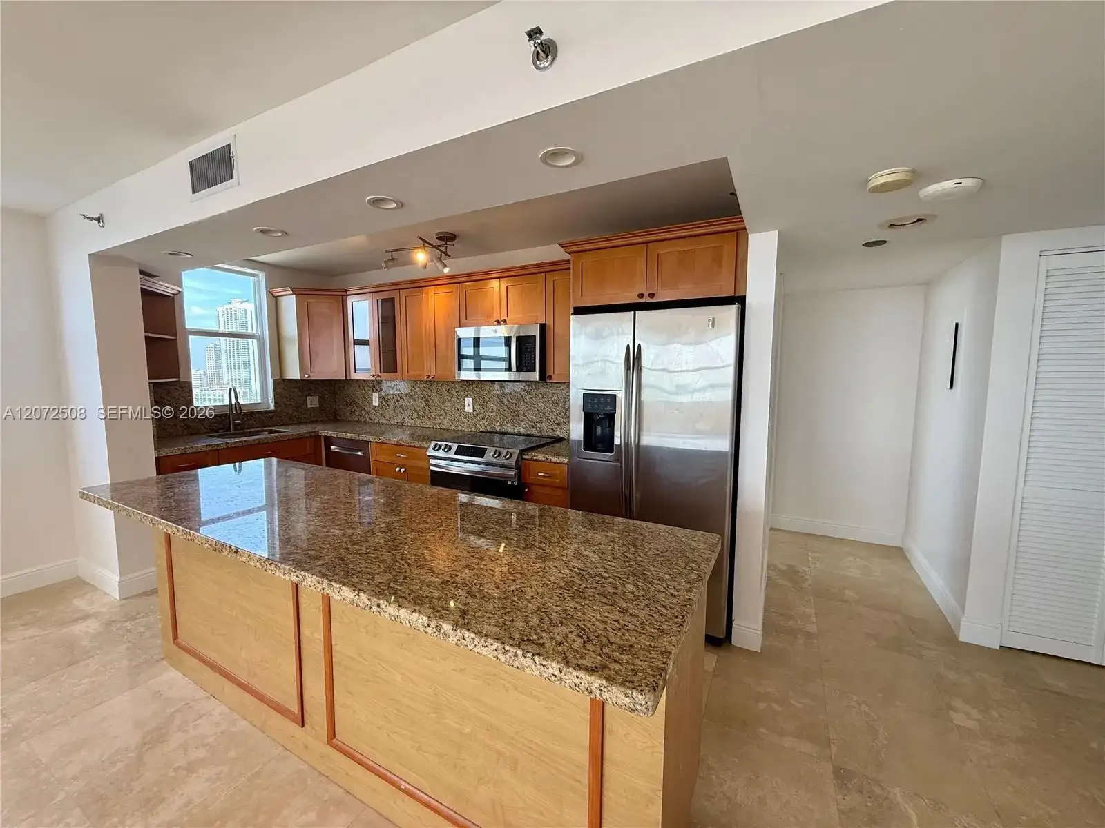 770 Claughton Island Dr # 2016, Miami FL 33131 photo 4