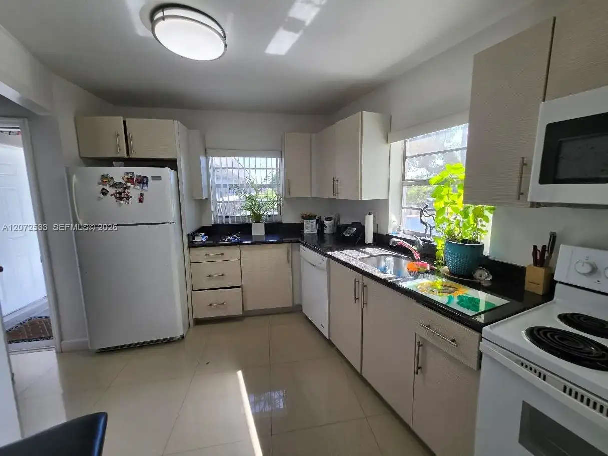 4393 NW 11th St # 20, Miami FL 33126 photo 2