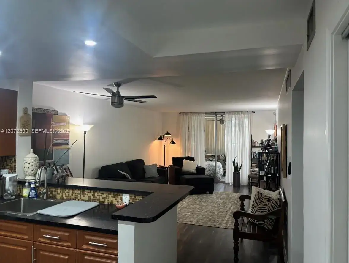500 NE 12th Ave # 704, Hallandale Beach FL 33009 photo 4