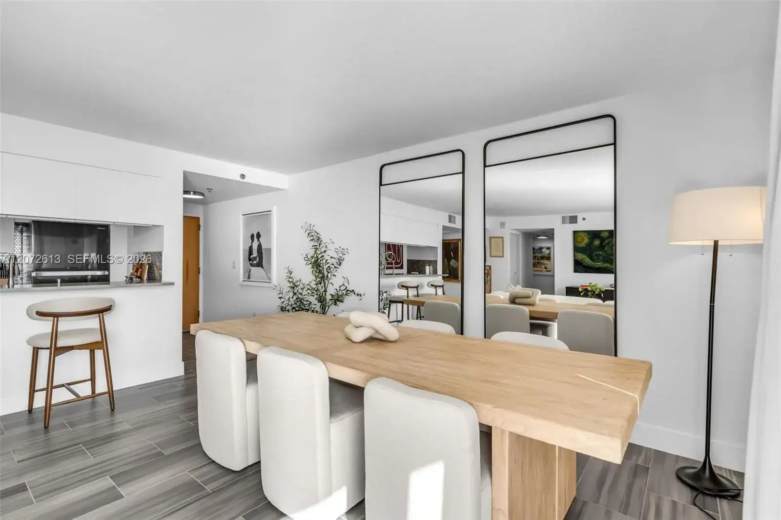 1200 Brickell Bay Dr # 2501, Miami FL 33131 photo 2