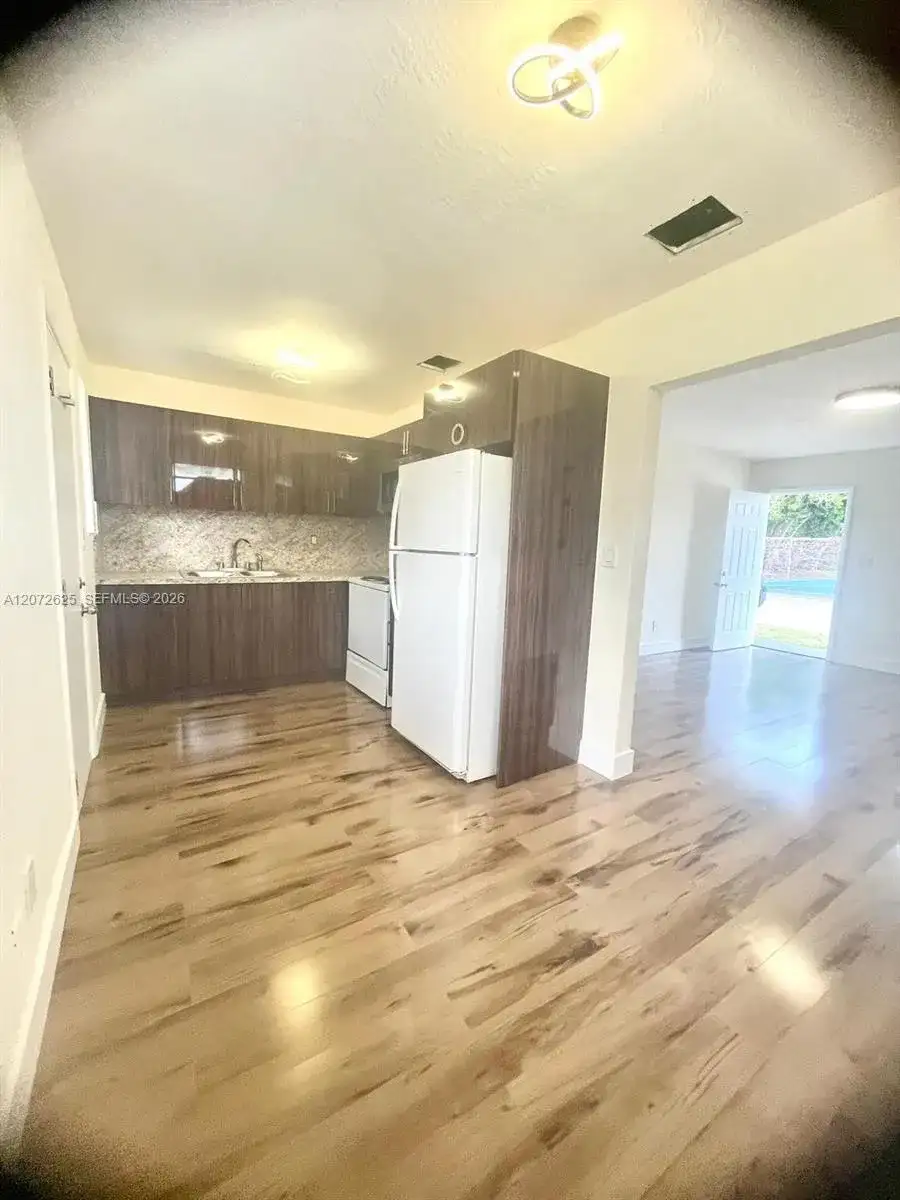 15350 NE 14th Ct, North Miami Beach FL 33162 photo 4