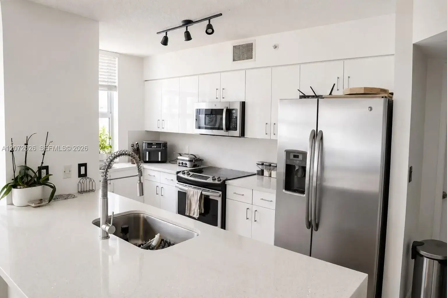 1155 Brickell Bay Dr # 902, Miami FL 33131 photo 4