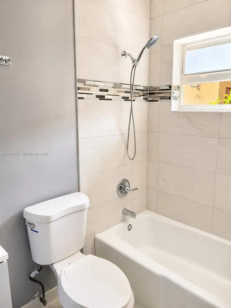 537 SW 2nd Pl # 3, Pompano Beach FL 33060 photo 3