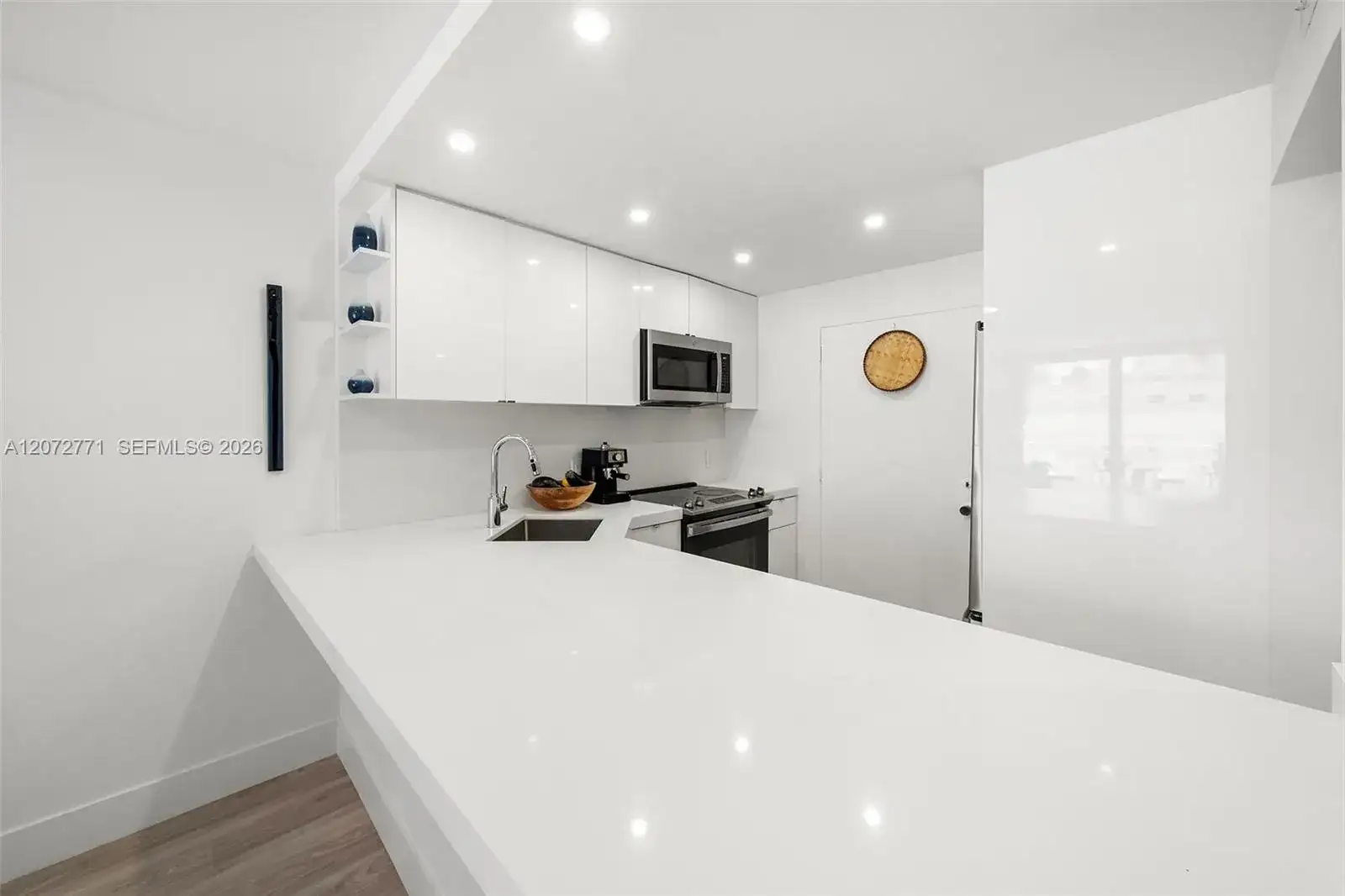 345 Ocean Dr # 610, Miami Beach FL 33139 photo 5