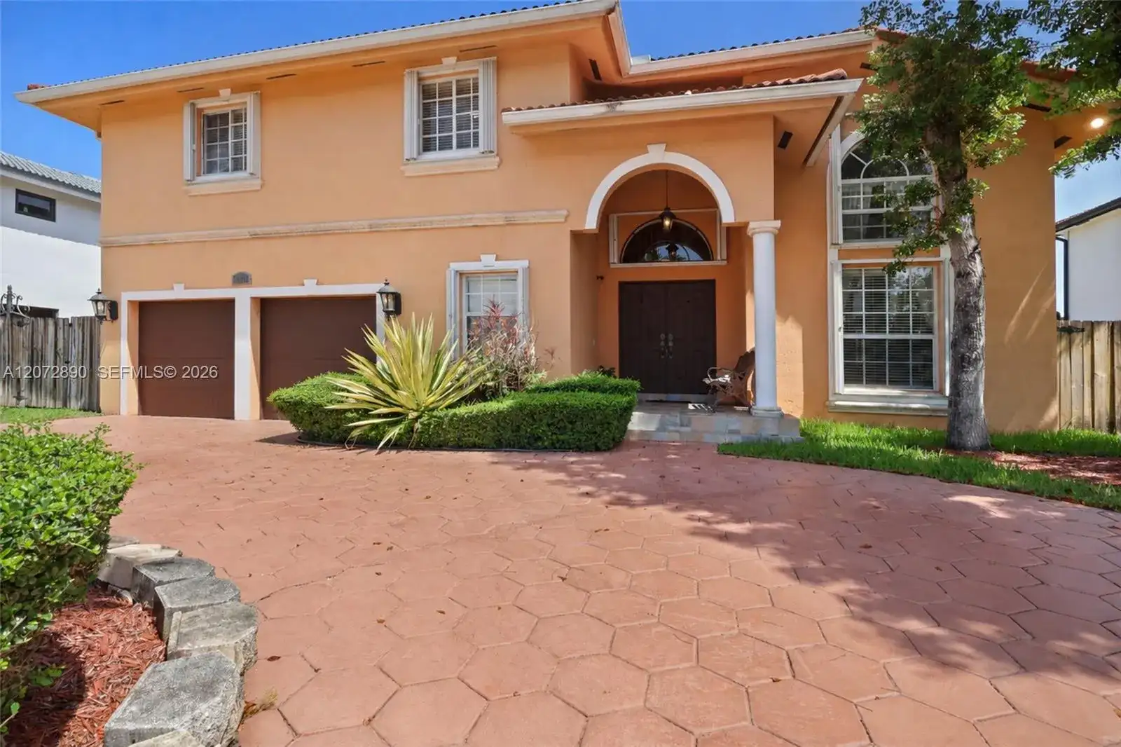 15867 SW 44th St, Miami FL 33185 photo 2