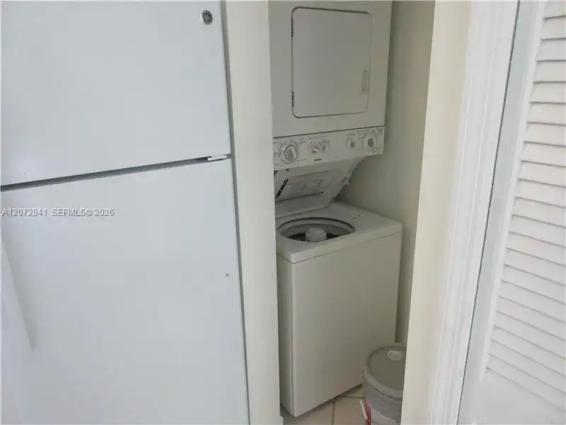 3090 BIRD AV # 303, Coconut Grove FL 33133 photo 2