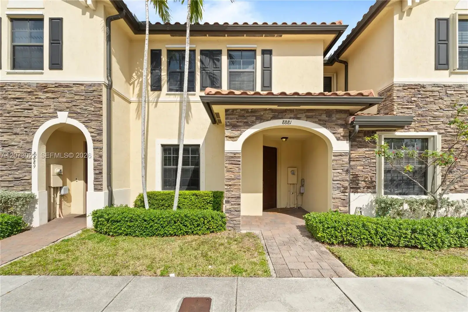 8881 W 35th Ln, Hialeah FL 33018 photo 2