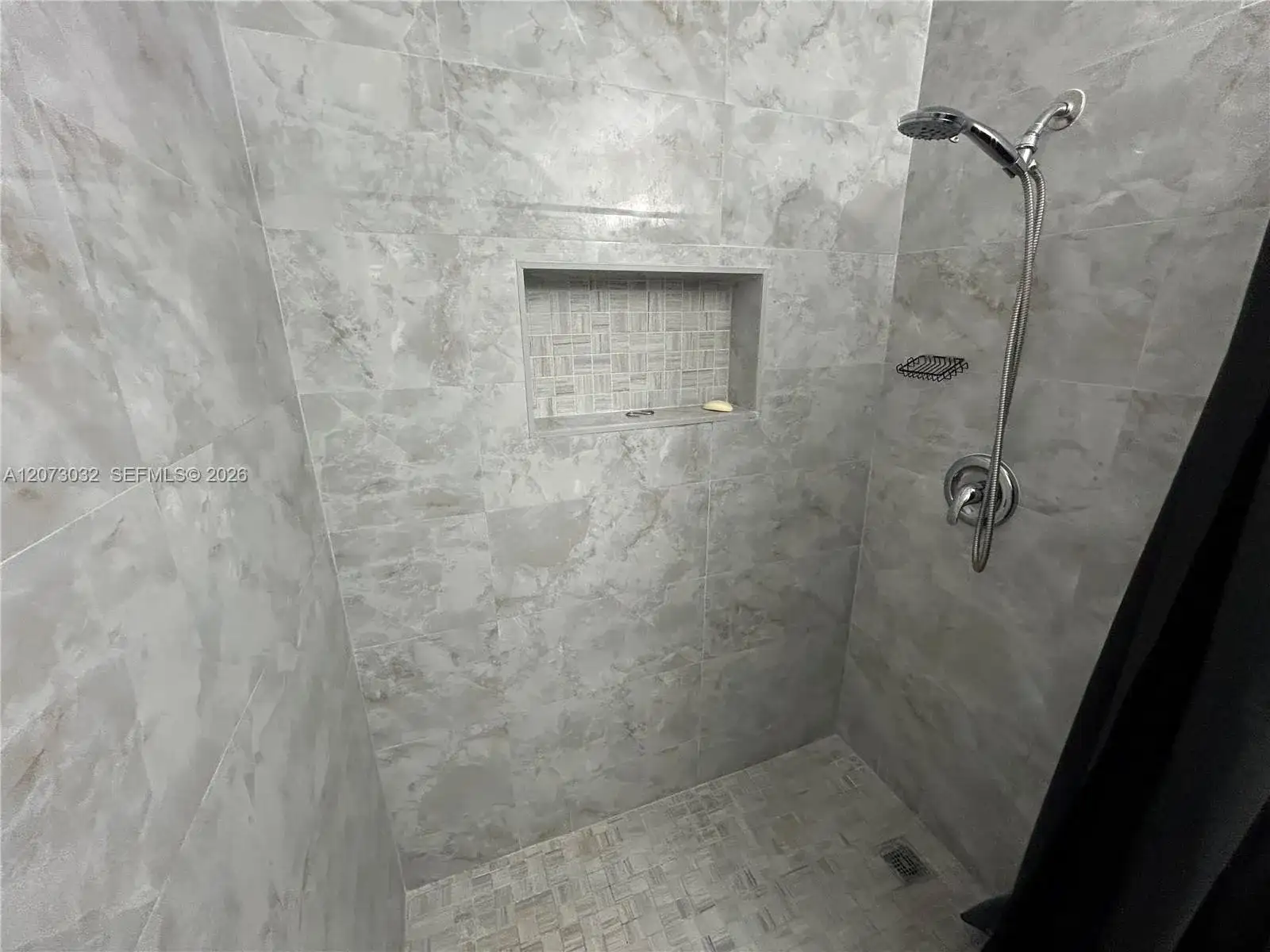 571 SW 29th Ter, Fort Lauderdale FL 33312 photo 2