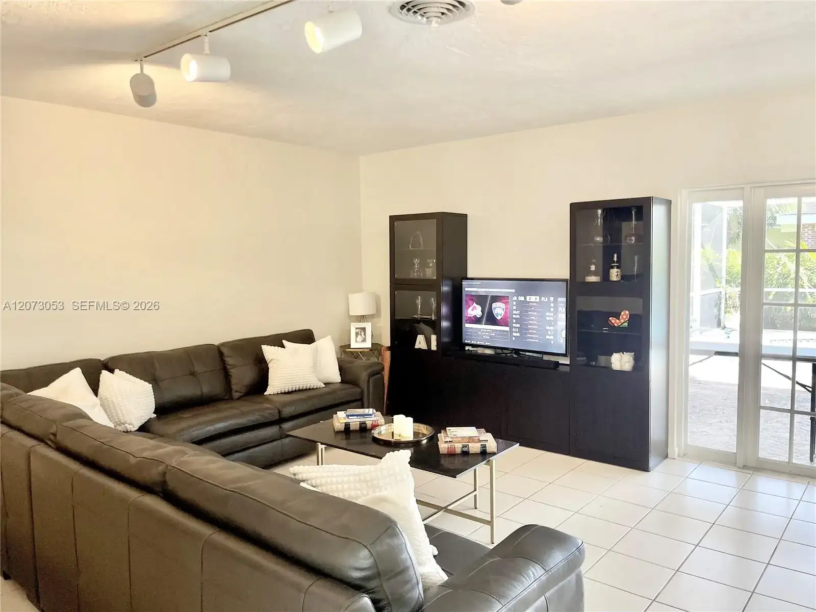 8522 SW 148th Ter, Palmetto Bay FL 33158 photo 5