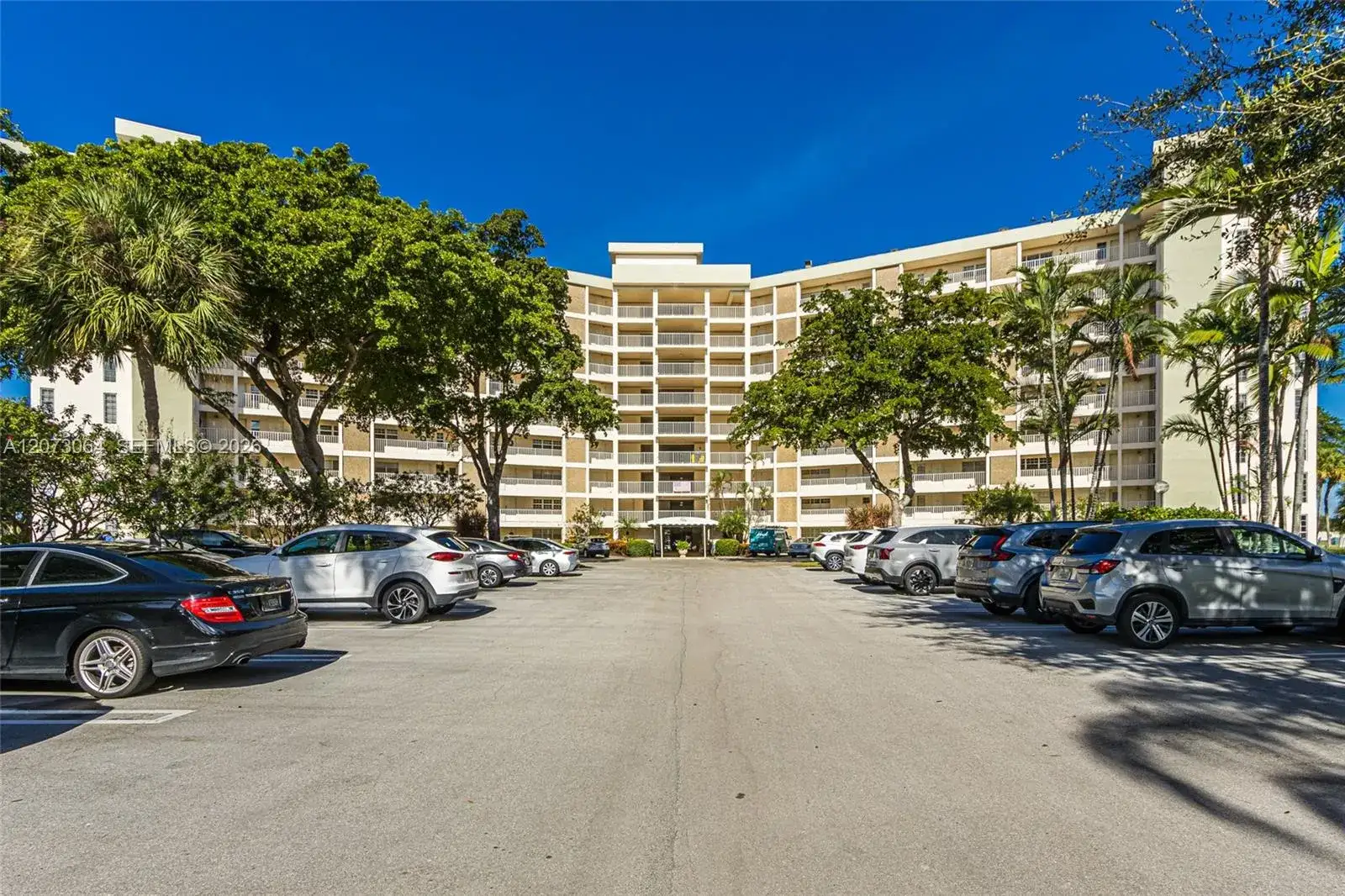 3090 N Course Dr # 709, Pompano Beach FL 33069 photo 2