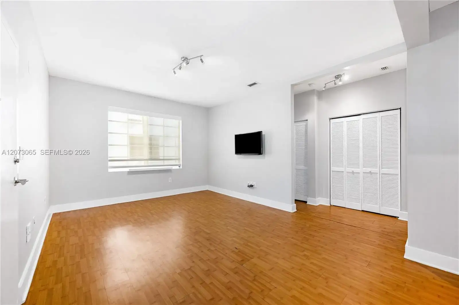 1000 Meridian Ave # 8, Miami Beach FL 33139 photo 4