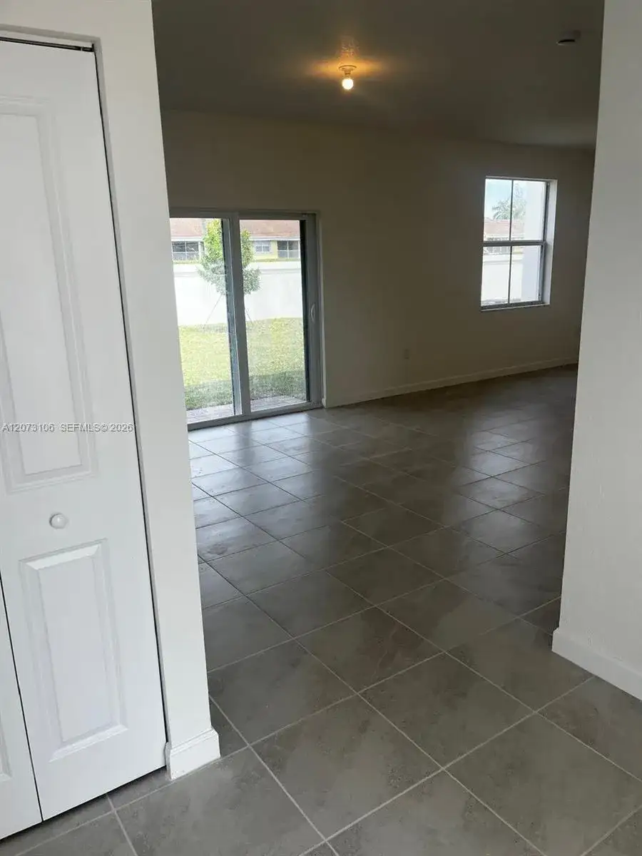 2625 SE 24th Ct, Homestead FL 33035 photo 4