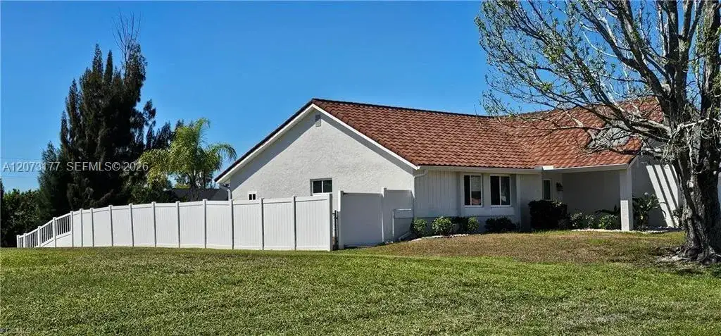 420 SE 15TH TER, Cape Coral FL 33990 photo 3