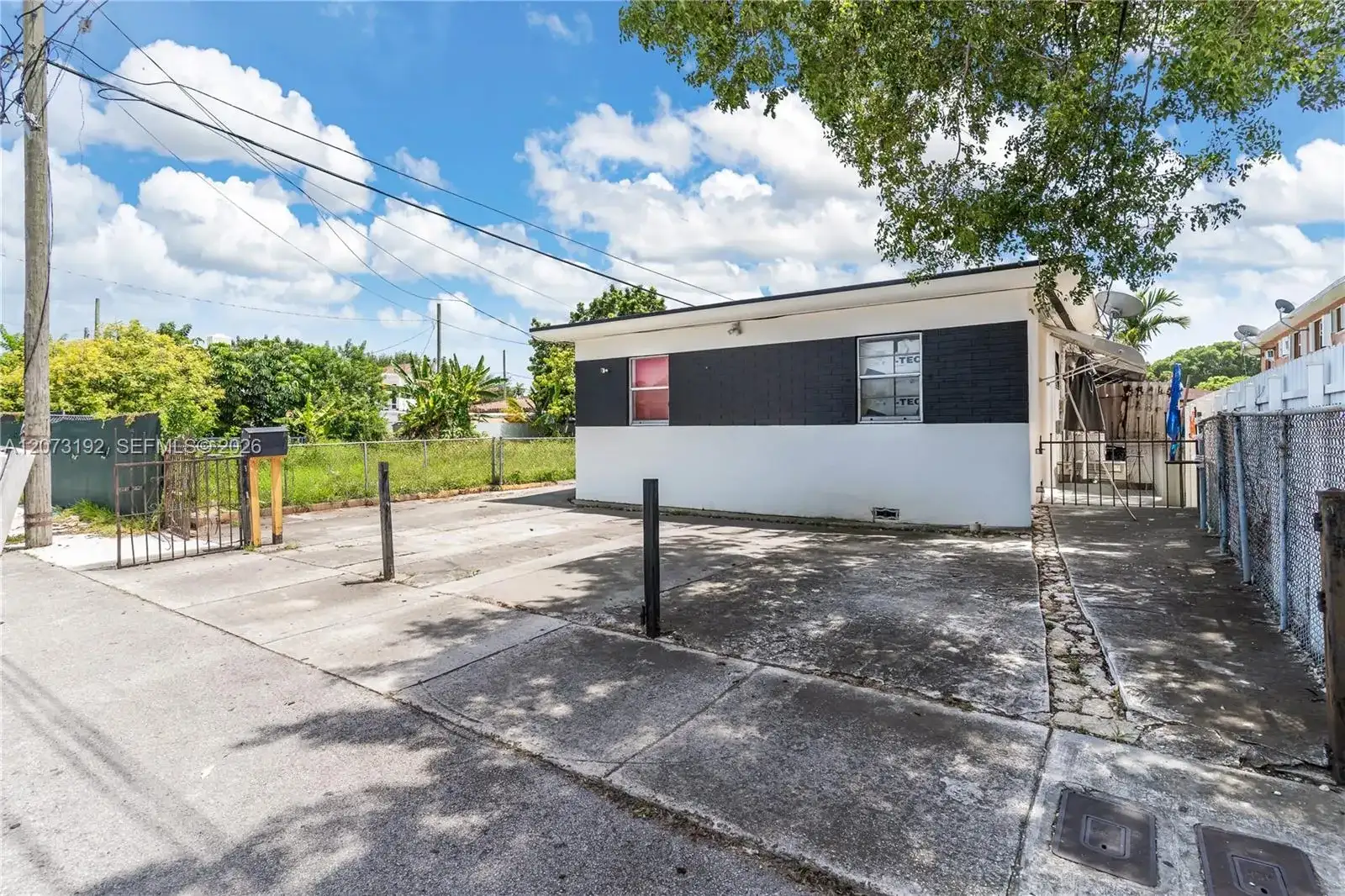 2180 NW 30th St, Miami FL 33142 photo 3