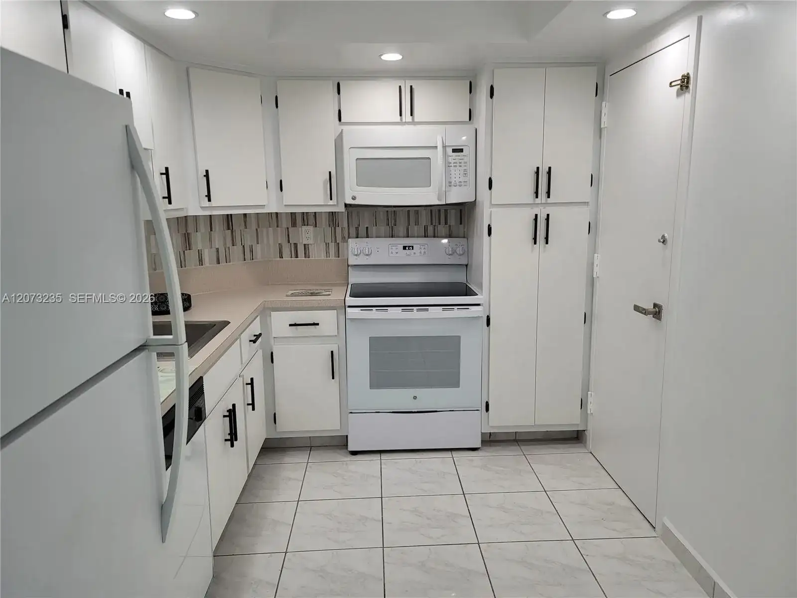 300 Bayview Dr # 603, Sunny Isles Beach FL 33160 photo 5