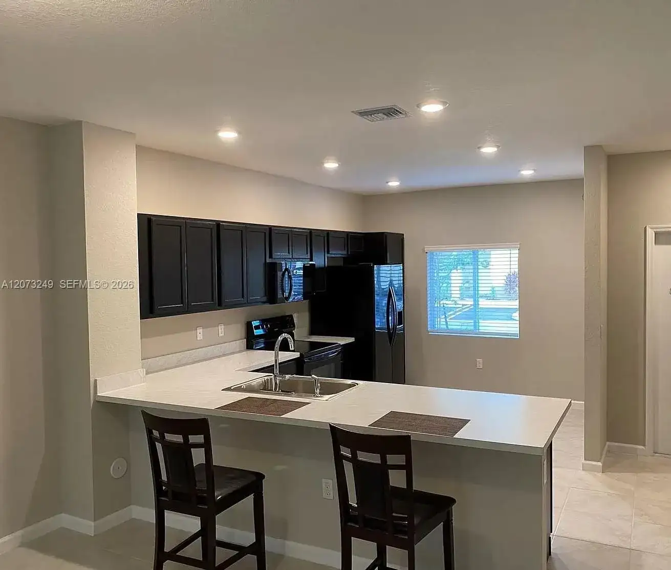 2810 NW 181st St, Miami Gardens FL 33056 photo 2