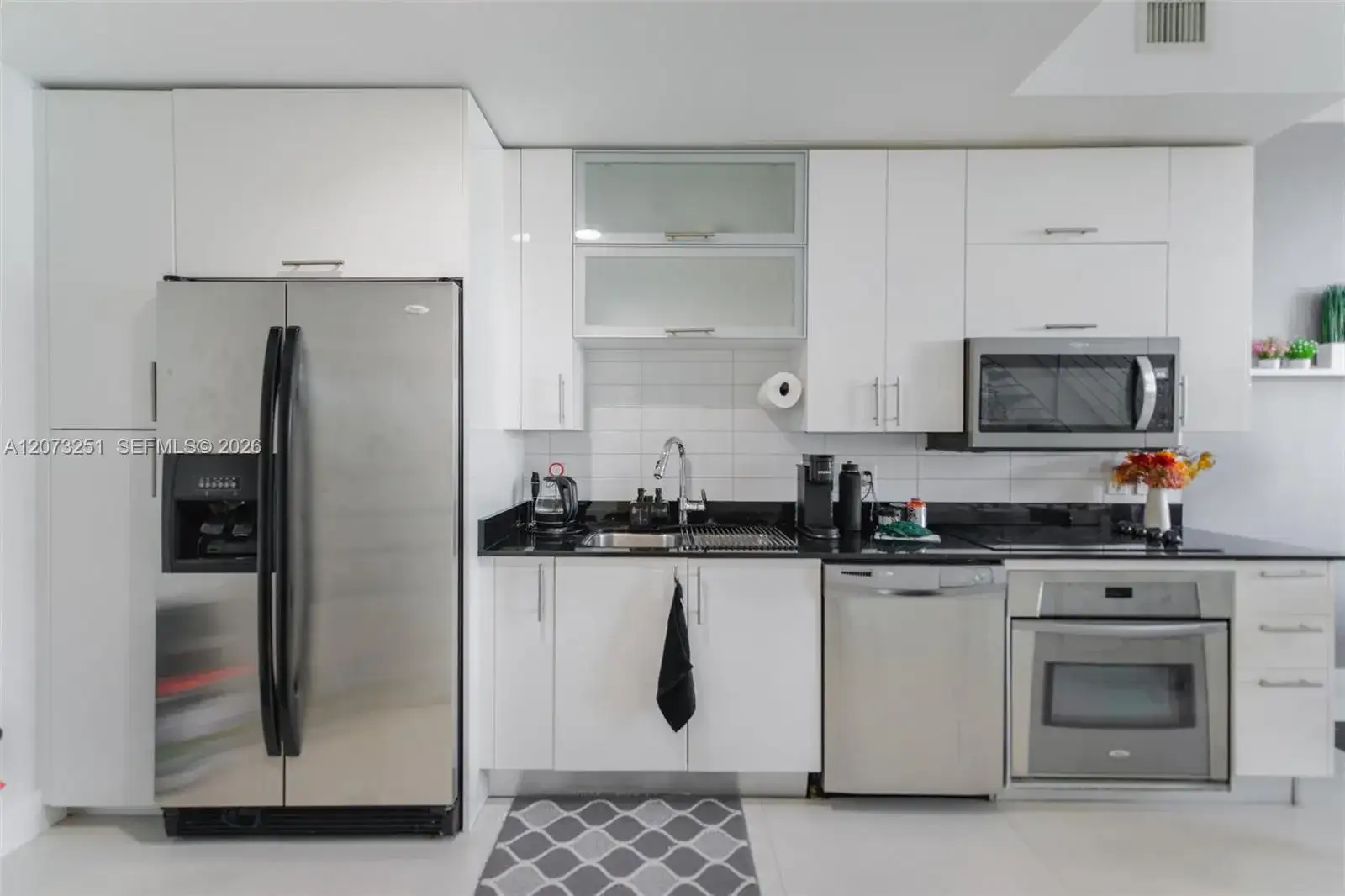 60 SW 13th St # 2404, Miami FL 33130 photo 4