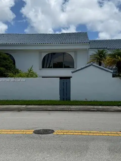 10225 SW 89th St, Miami FL 33176 photo 2